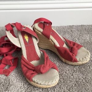 Volatile 3 inch wedge sandal Size 6
